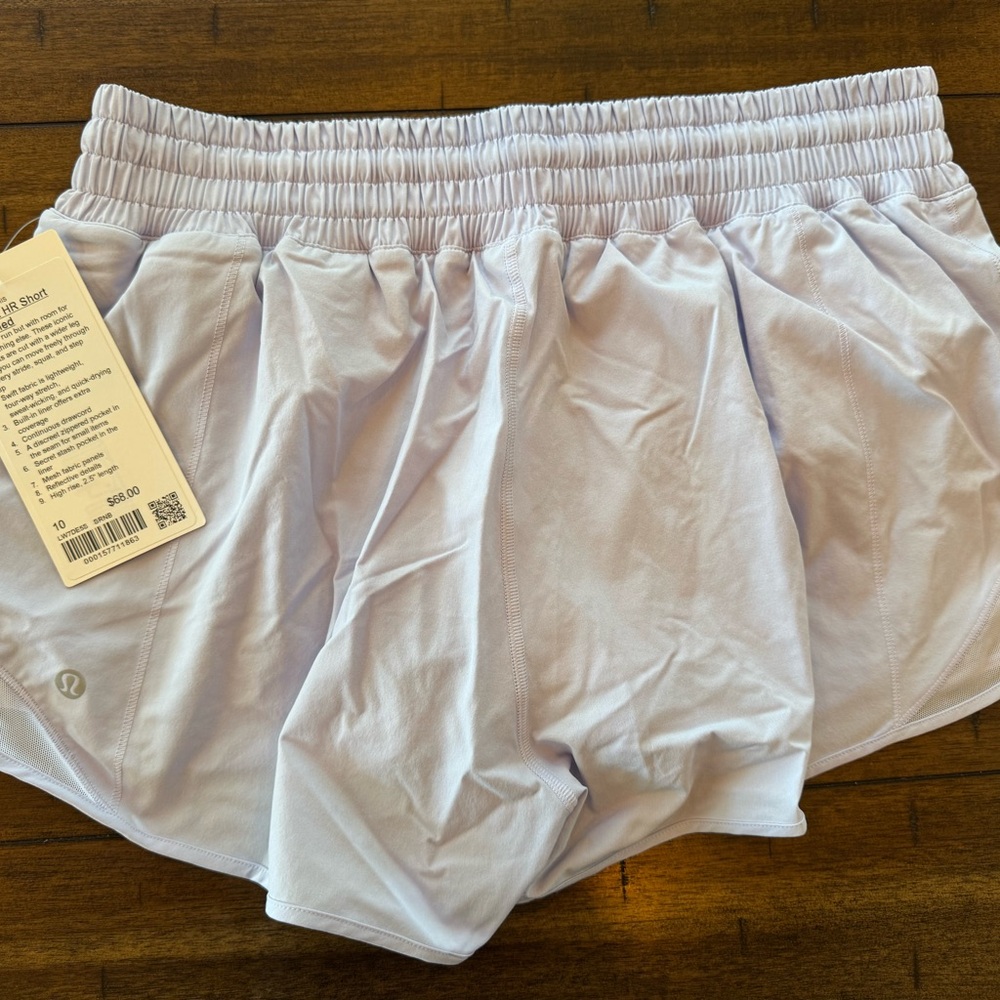 Lululemon Size 10 Hotty Hot Shorts – Serene Blue – New With Tags - Picture 5 of 6